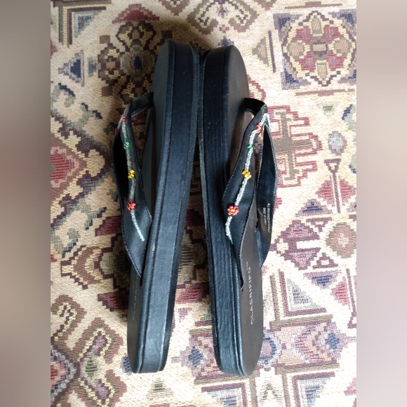 CLASSIFIED Floral Beadwork Platform Flip Flops - Picture 5 of 7